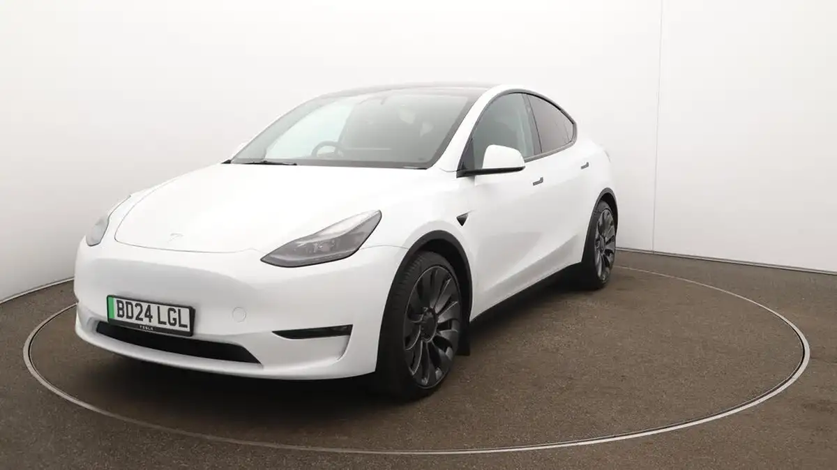 2024-tesla-model-y-e-performance-big-36