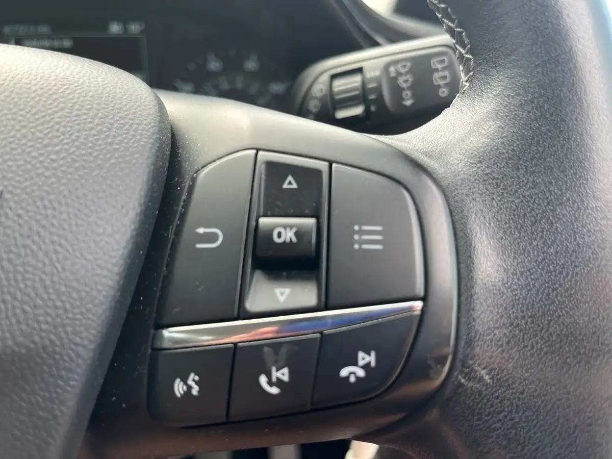 2017-ford-fiesta-11-ti-vct-zetec-5d-big-23