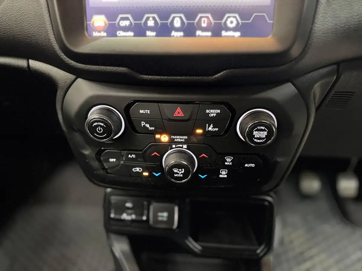 2018-jeep-renegade-10-gse-longitude-big-21