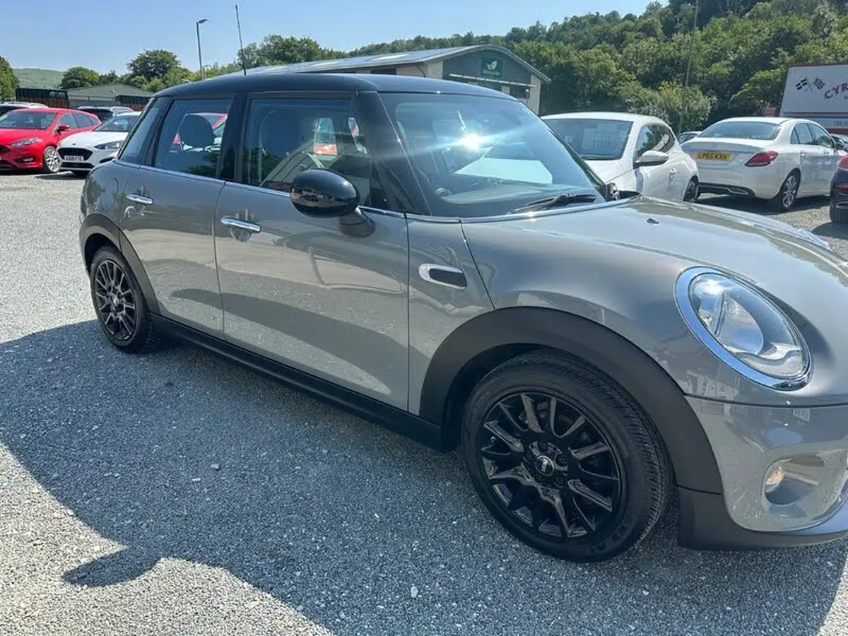 2015-mini-cooper-15-cooper-5d-big-39