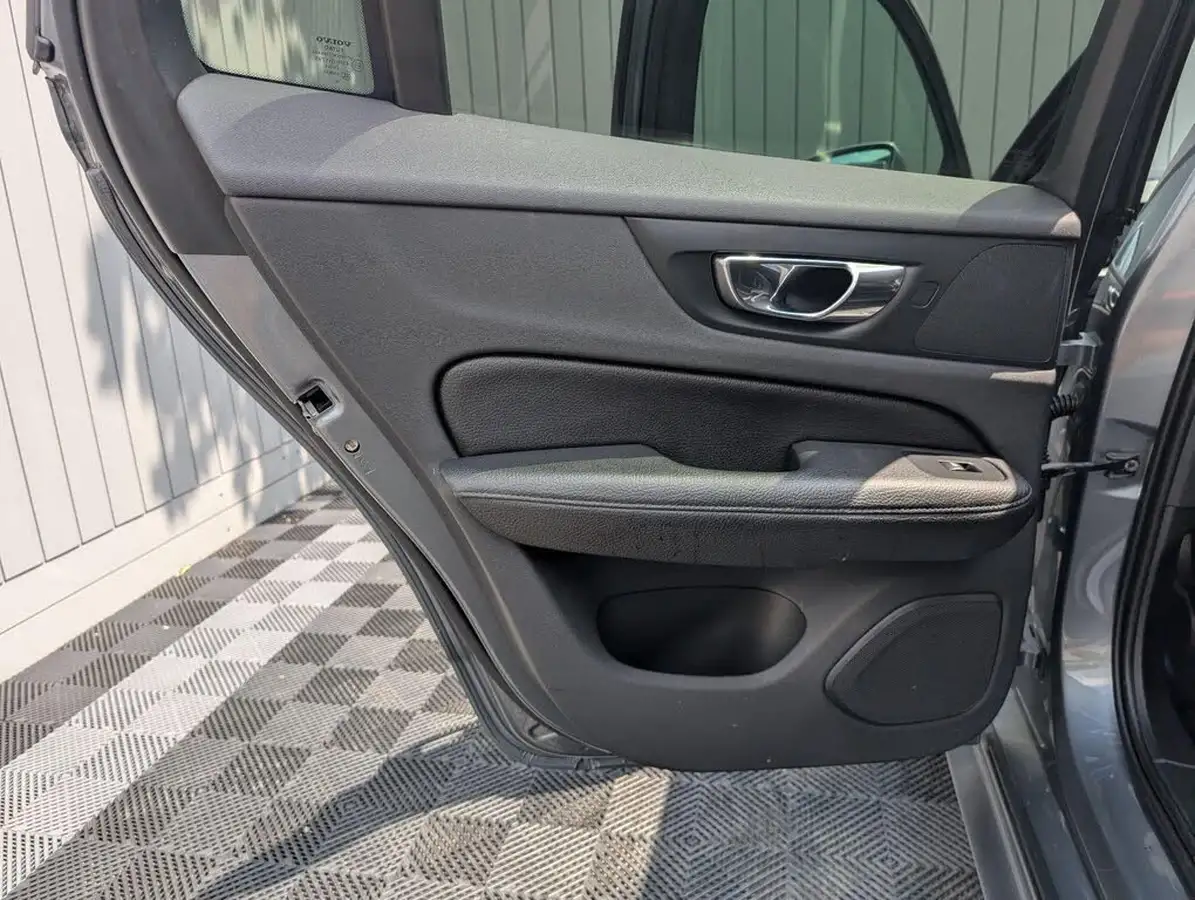 2019-volvo-v60-20td-d4-inscription-geartronic-big-38