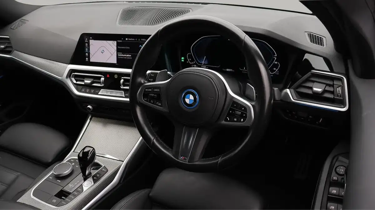 2022-bmw-3-series-20-330e-m-sport-pro-pack-saloon-4d-big-9