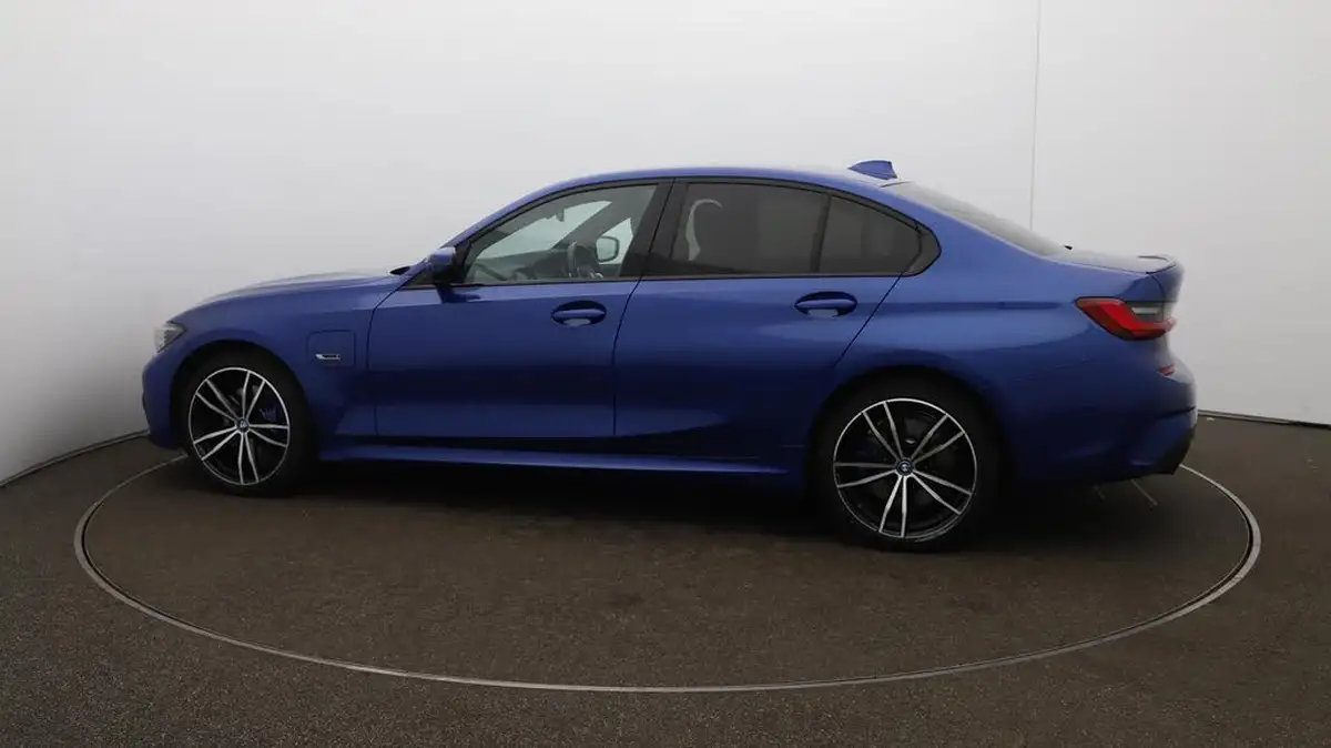 2022-bmw-3-series-20-330e-m-sport-pro-pack-saloon-4d-big-57