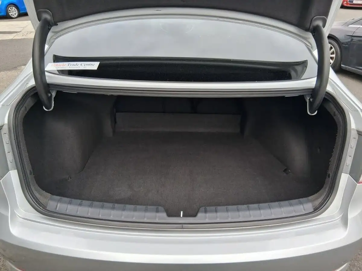 2015-hyundai-i40-17crdi-se-nav-115ps-saloon-4d-big-7