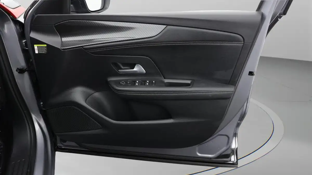 2023-vauxhall-mokka-e-gs-big-15