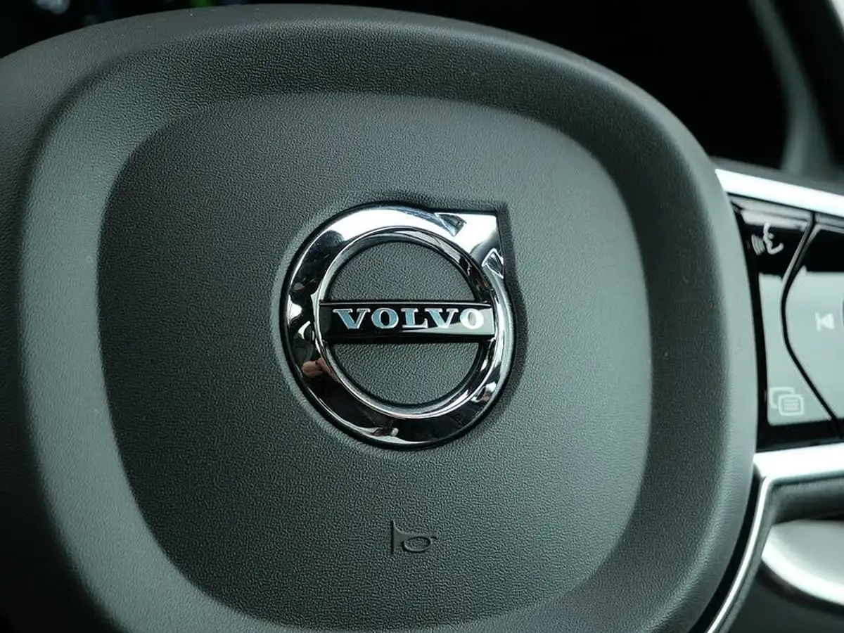 2021-volvo-xc60-20-t6-r-design-340bhp-big-20