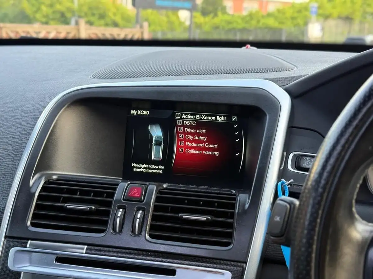 2013-volvo-xc60-30-t6-r-design-lux-304bhp-big-29
