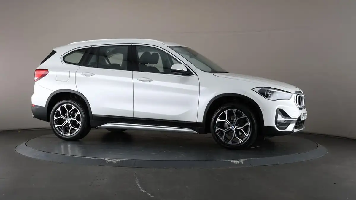 2021-bmw-x1-20td-sdrive18d-xline-big-59