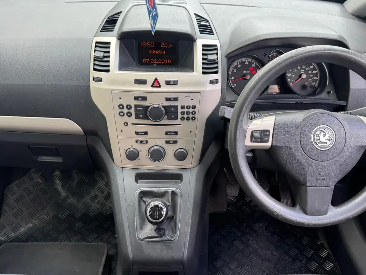 2008-vauxhall-zafira-16-exclusiv-105ps-big-24