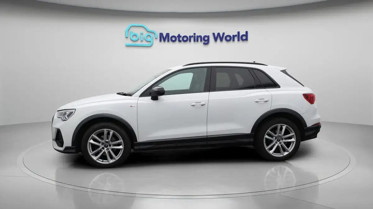 2021-audi-q3-15-35-tfsi-black-edition-codcomfort-sound-pack-station-wagon-big-4