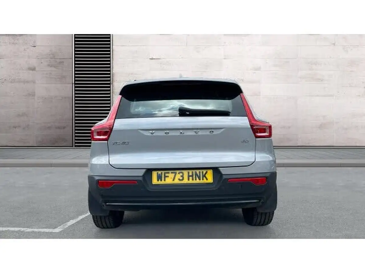 2023-volvo-xc40-20-b3-plus-big-14
