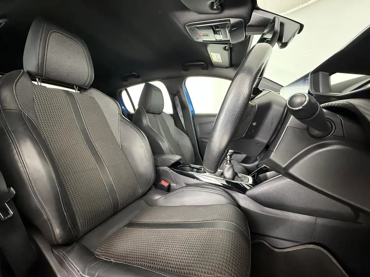 2020-peugeot-208-12-puretech-gt-line-100bhp-big-15