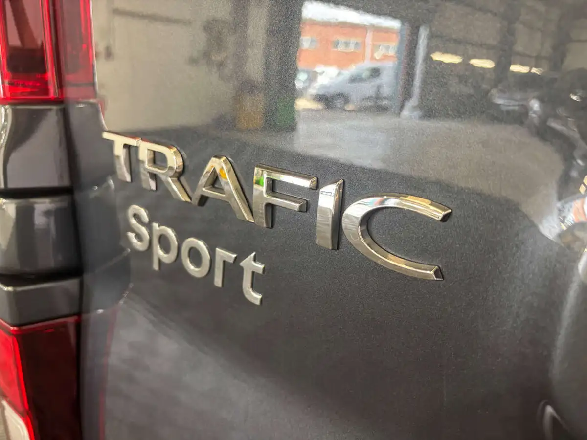 2023-renault-trafic-20dci-ll30-130-sport-big-18