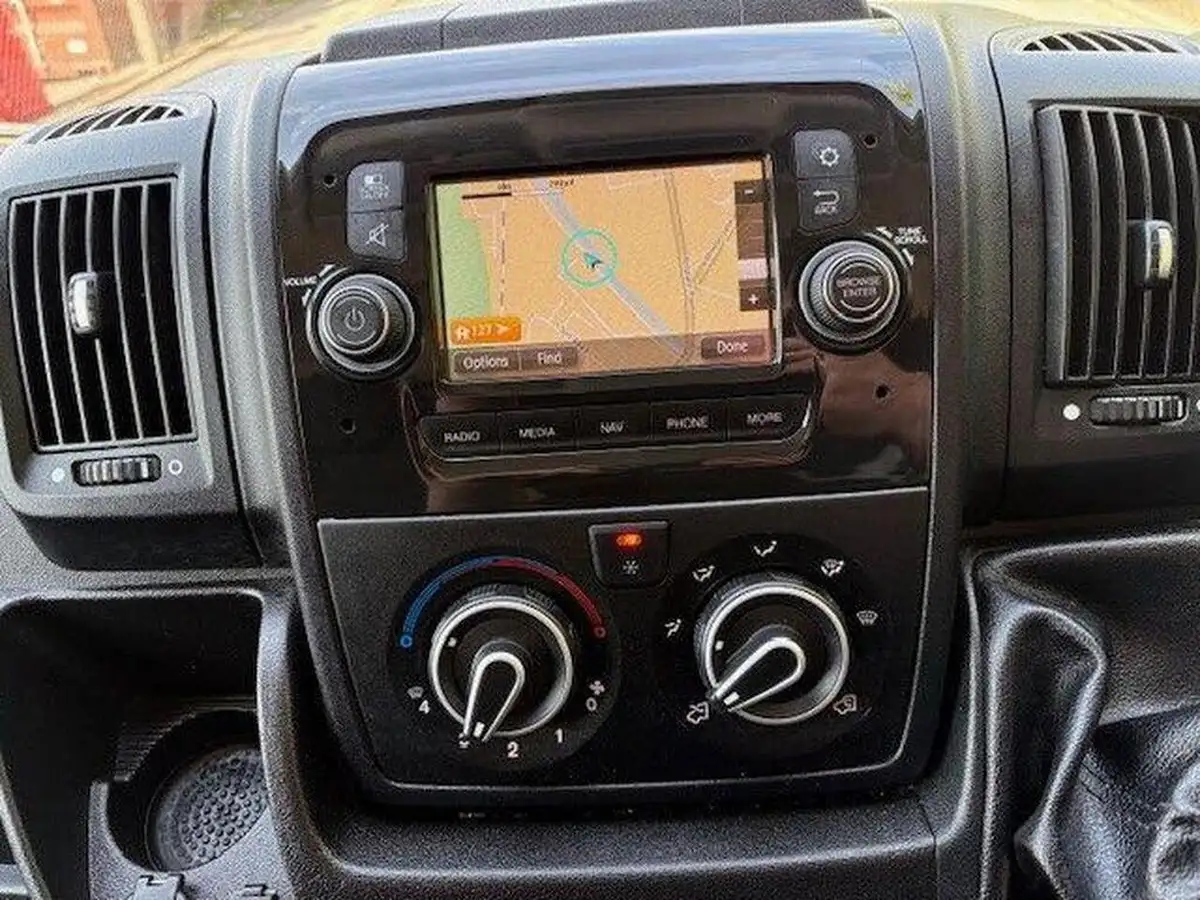 2022-peugeot-boxer-22-bluehdi-professional-435-l4-h2-big-13