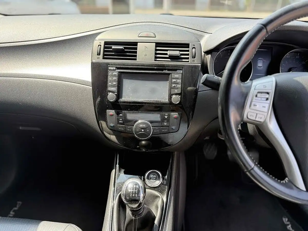 2016-nissan-pulsar-16-dig-t-tekna-big-10