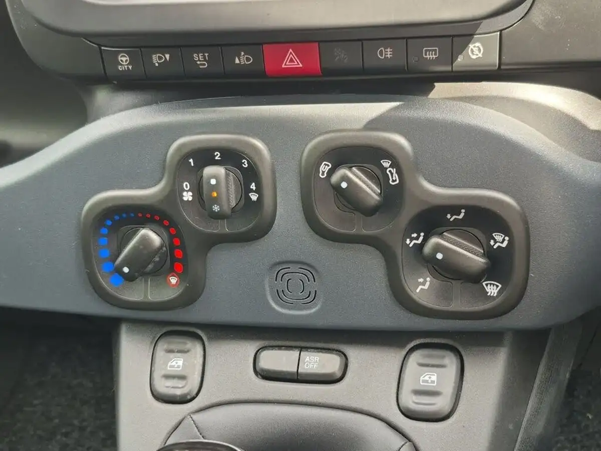 2023-fiat-panda-10-big-19