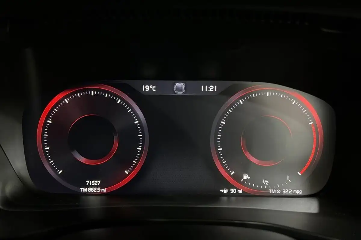 2020-volvo-xc40-20-b5-r-design-pro-big-13