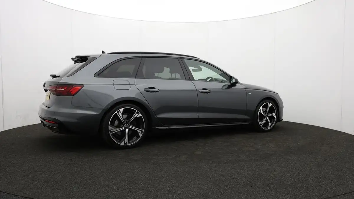 2023-audi-a4-avant-20-35-tdi-black-edition-big-17