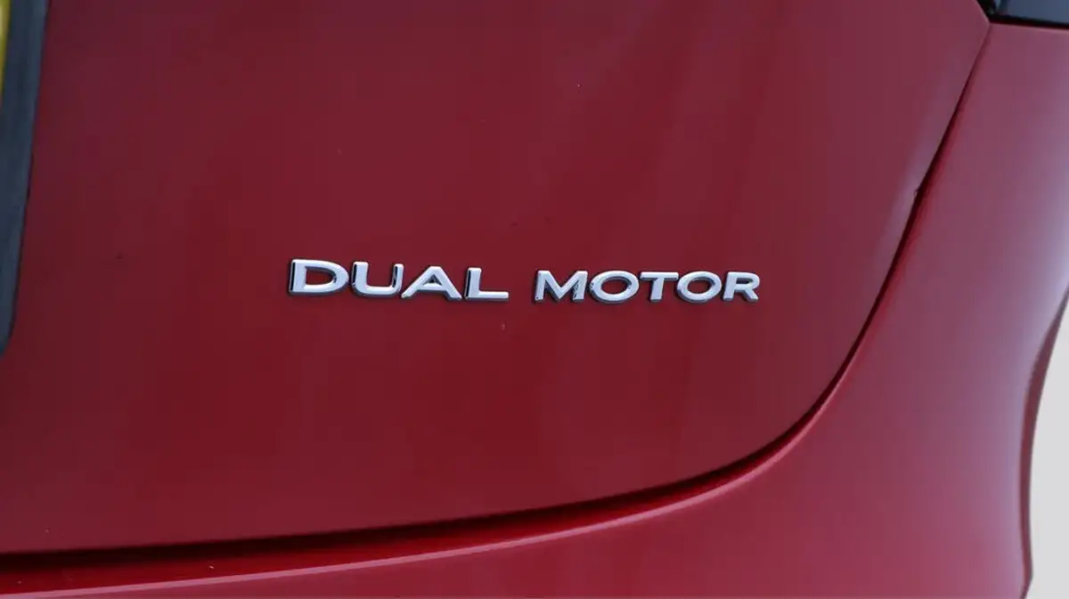 2021-tesla-model-3-e-long-range-4x4-big-21