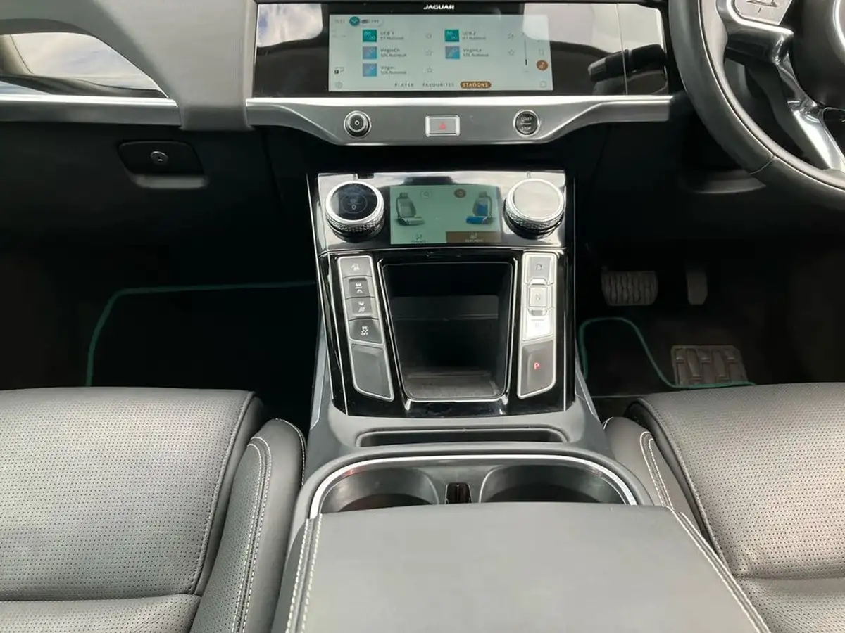 2020-jaguar-i-pace-ev400-hse-big-19