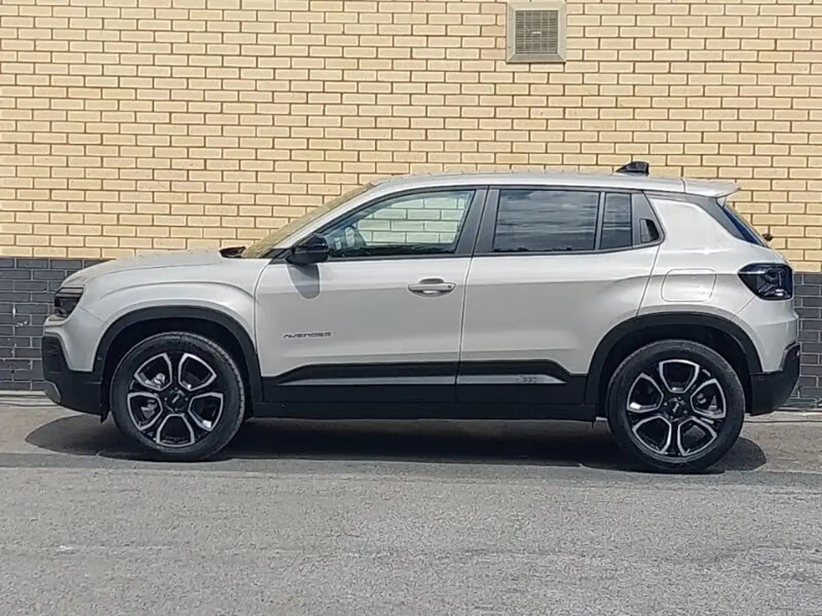 2025-jeep-avenger-12-gse-summit-big-3