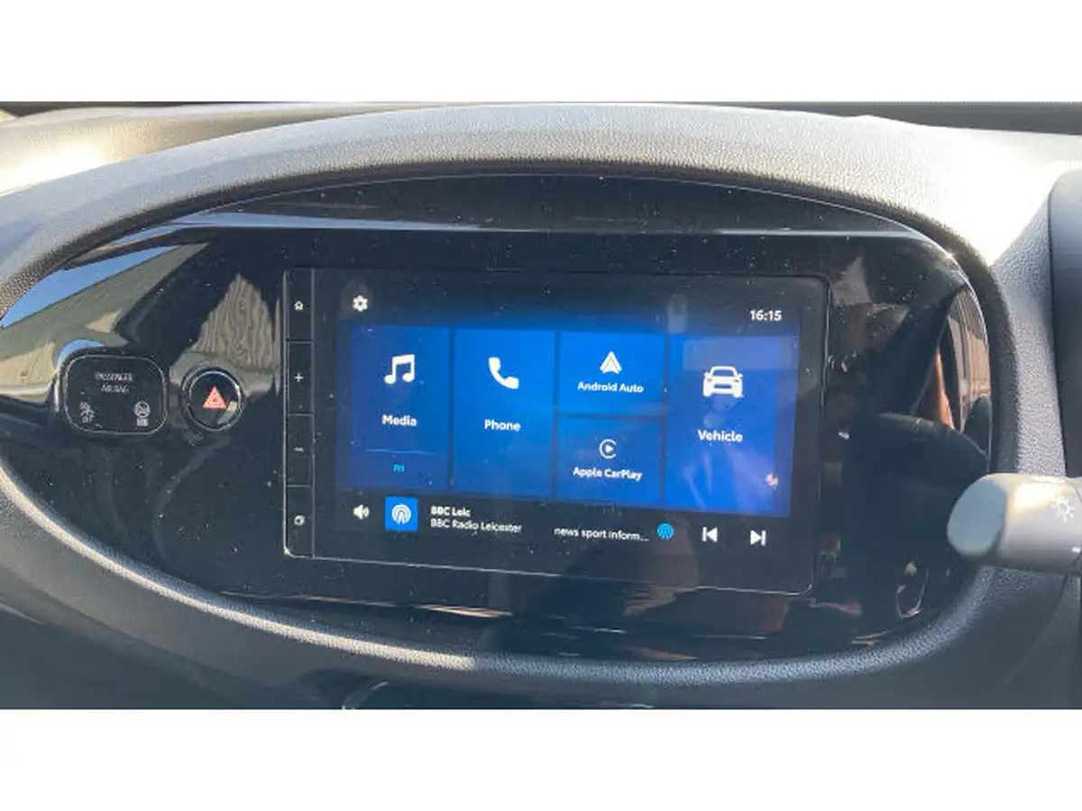 2024-toyota-aygo-x-10-vvt-i-edge-big-6