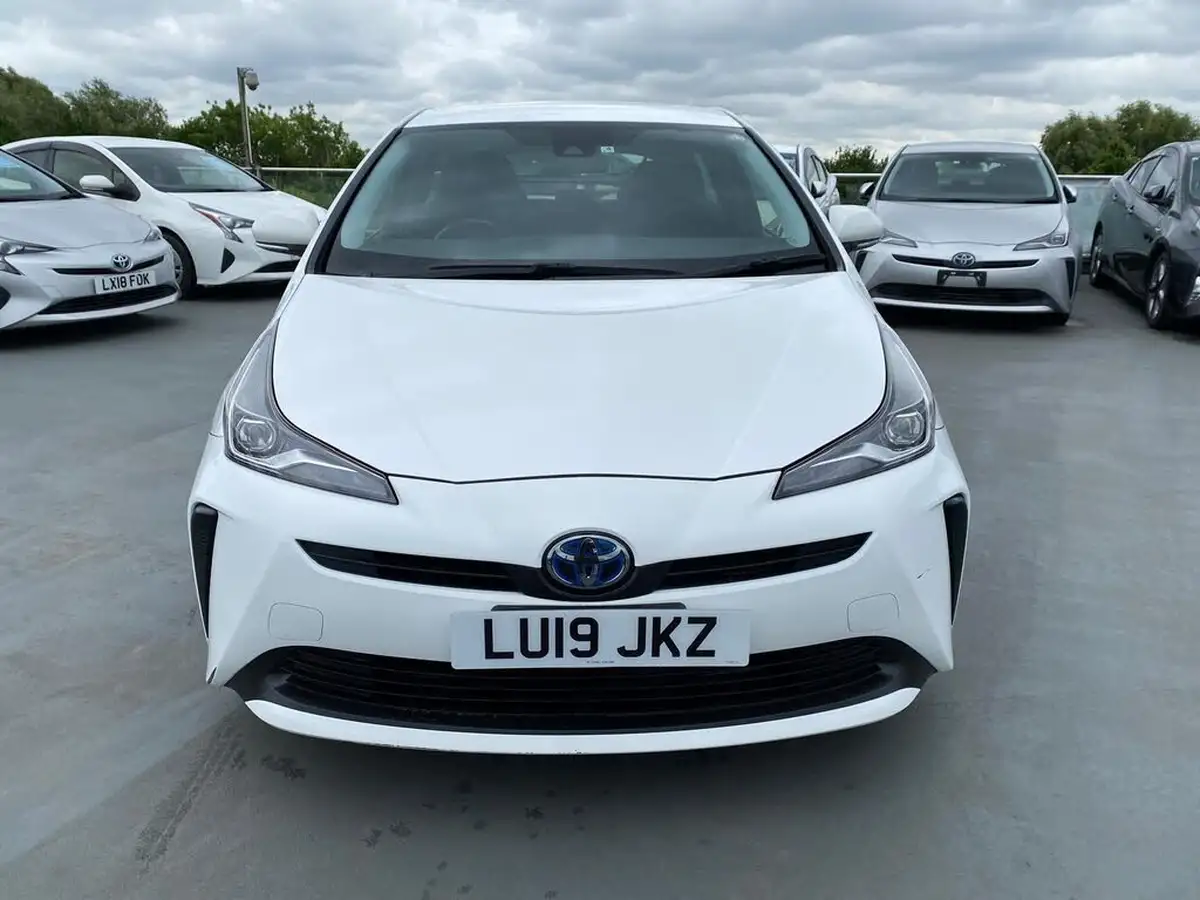 2019-toyota-prius-big-8
