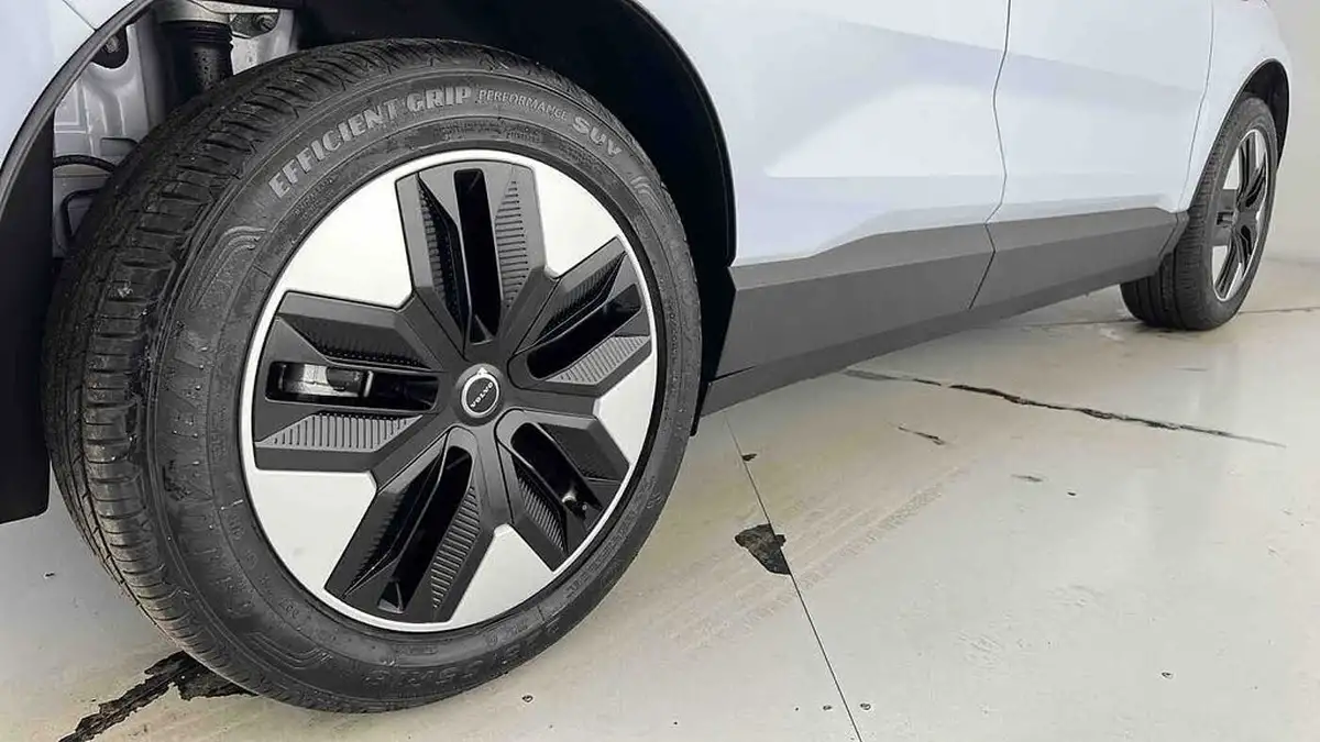 2024-volvo-ex30-e-single-motor-plus-big-29