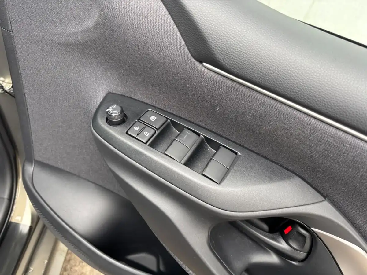 2023-mazda-mazda2-15-agile-big-13