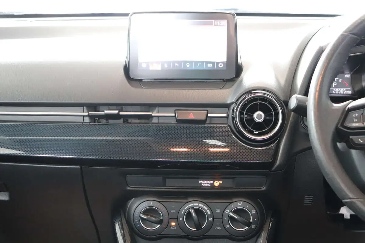 2018-mazda-mazda2-15-se-l-nav-auto-big-14