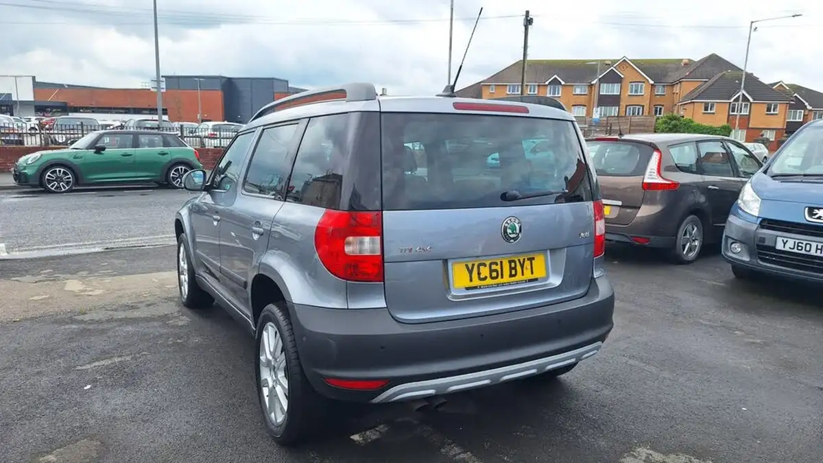 2011-skoda-yeti-20td-elegance-142ps-4x4-big-4