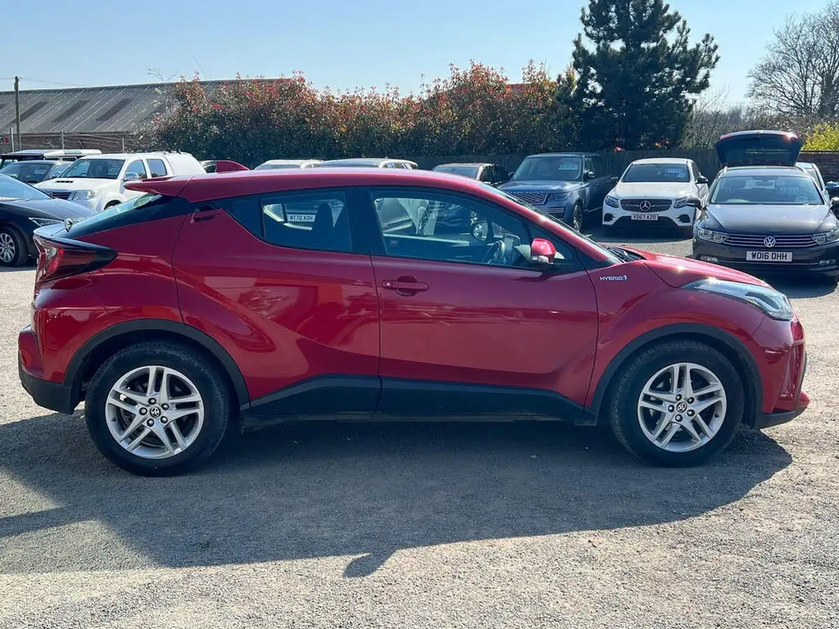 2022-toyota-c-hr-18-vvt-i-icon-big-6