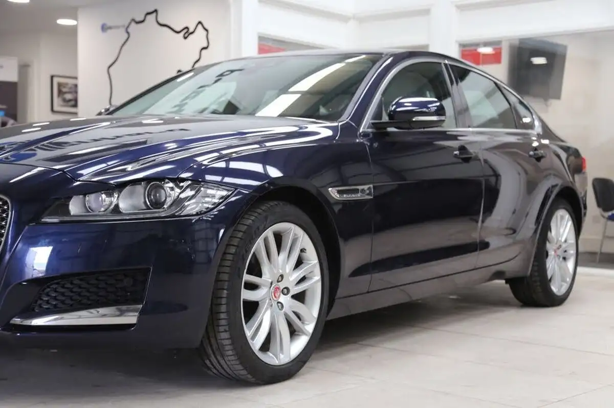 2017-jaguar-xf-20i-portfolio-200ps-saloon-4d-1999cc-big-9