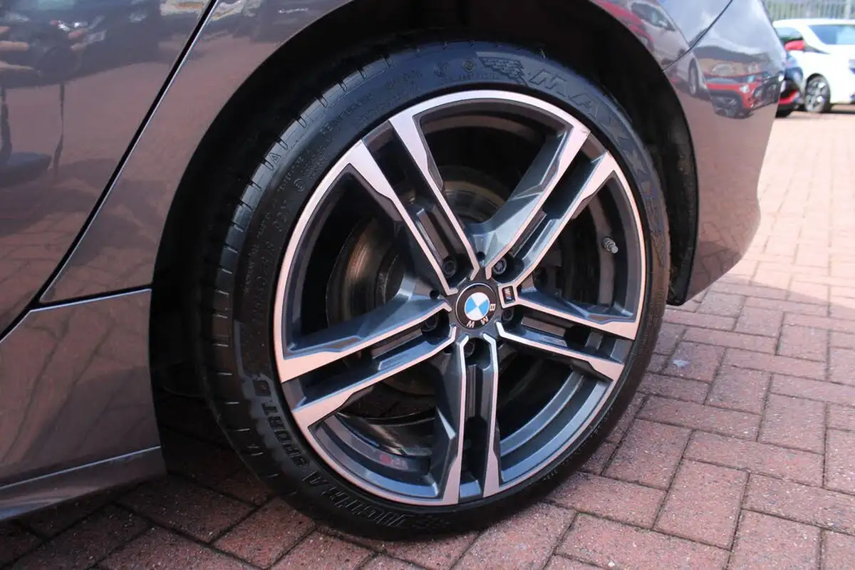 2021-bmw-1-series-15-118i-m-sport-lcp-big-11