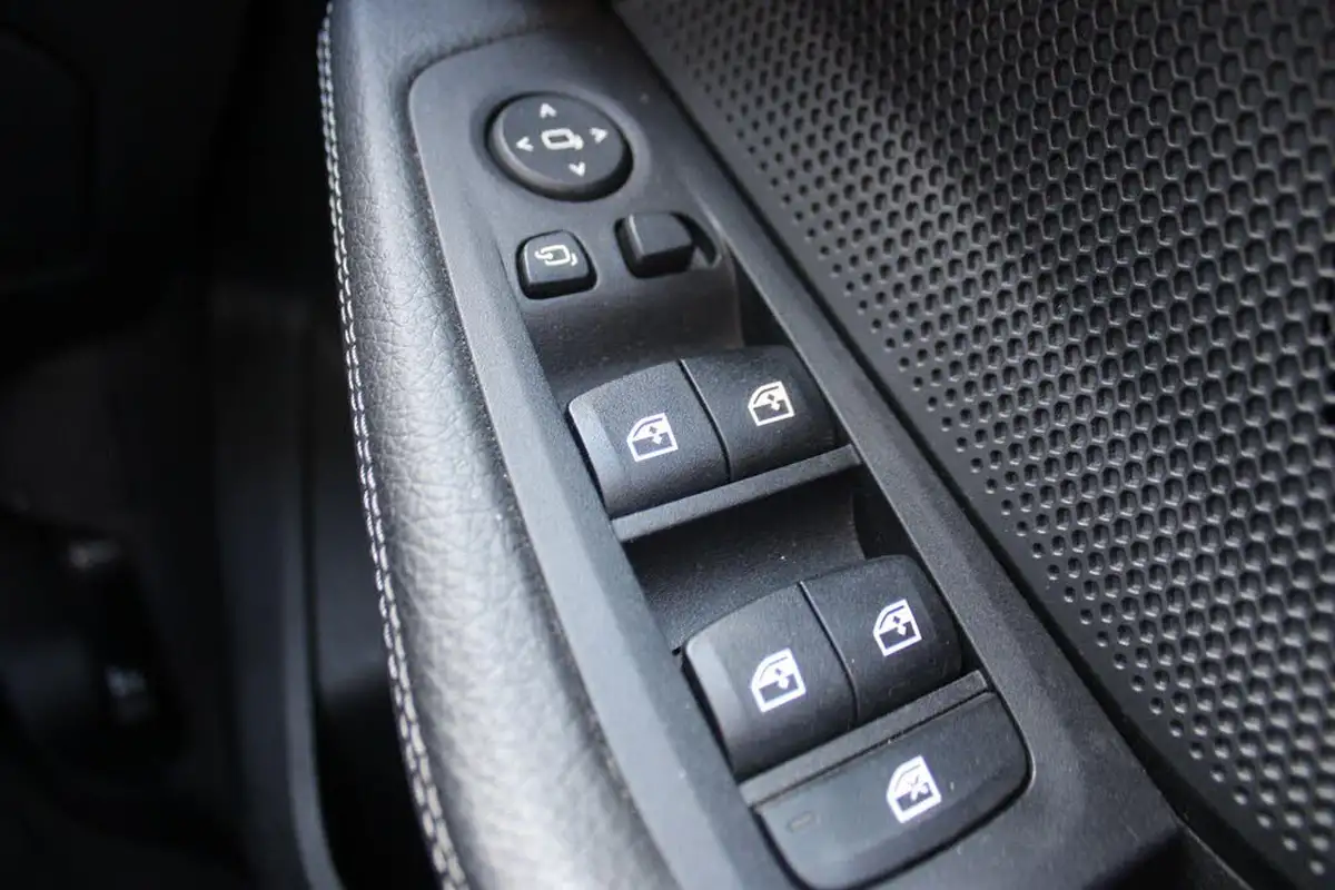 2021-bmw-1-series-15-118i-m-sport-lcp-big-39