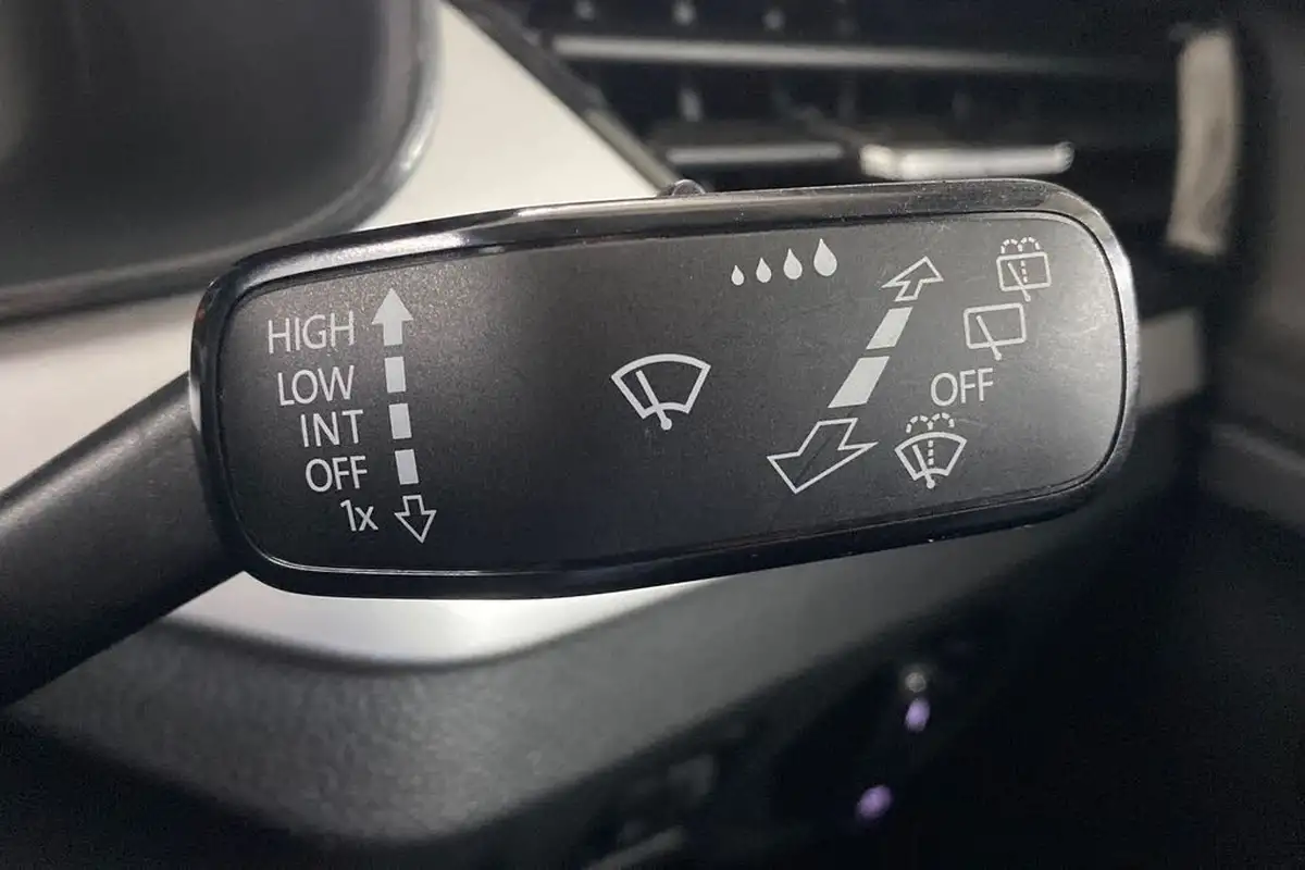 2022-skoda-scala-10-tsi-se-technology-109ps-big-34
