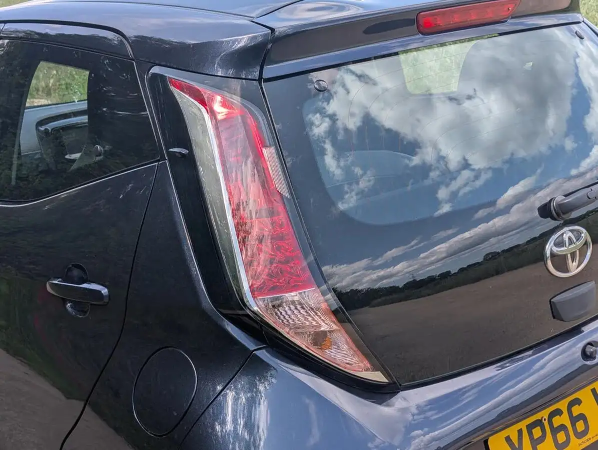 2017-toyota-aygo-10-vvt-i-x-pression-tss-5d-x-shift-big-6