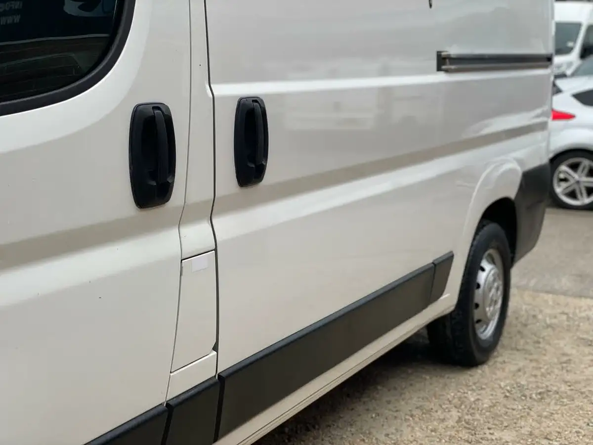 2020-peugeot-boxer-20-bluehdi-professional-335-l2h2-big-16