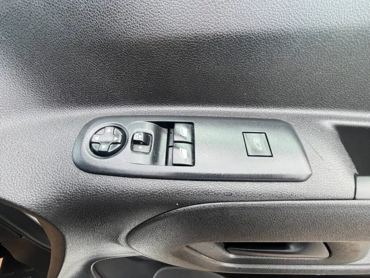2021-peugeot-partner-15-bluehdi-1000-professional-100ps-eu6dt-panel-big-19