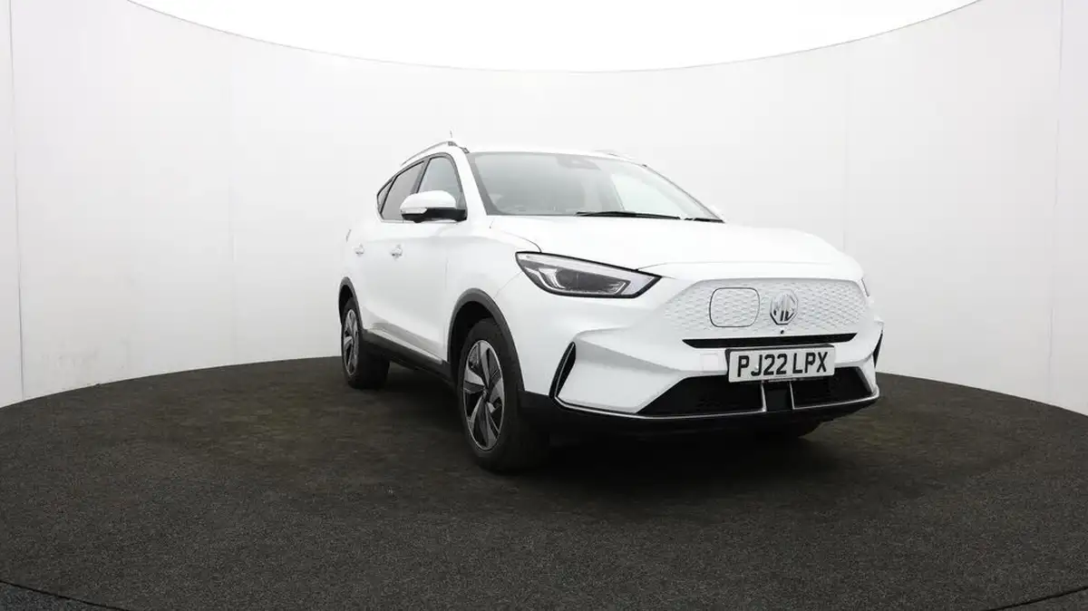 2022-mg-zs-suv-e-trophy-ev-156ps-long-range-big-48