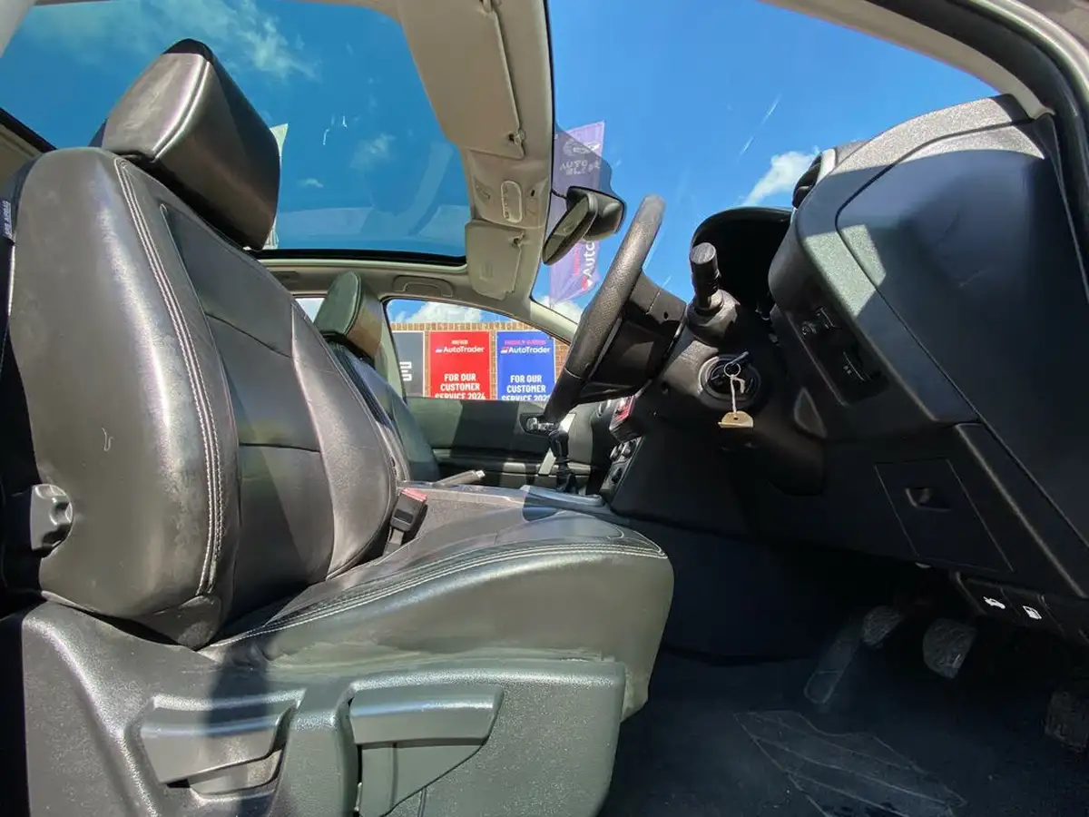 2008-nissan-qashqai-20td-tekna-2wd-big-32
