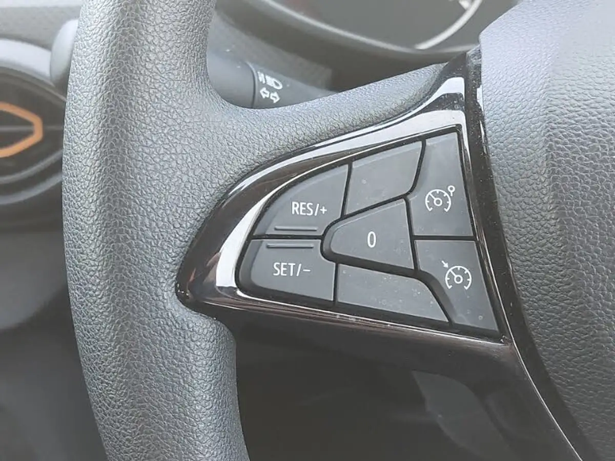 2023-dacia-sandero-10-tce-essential-90bhp-big-15
