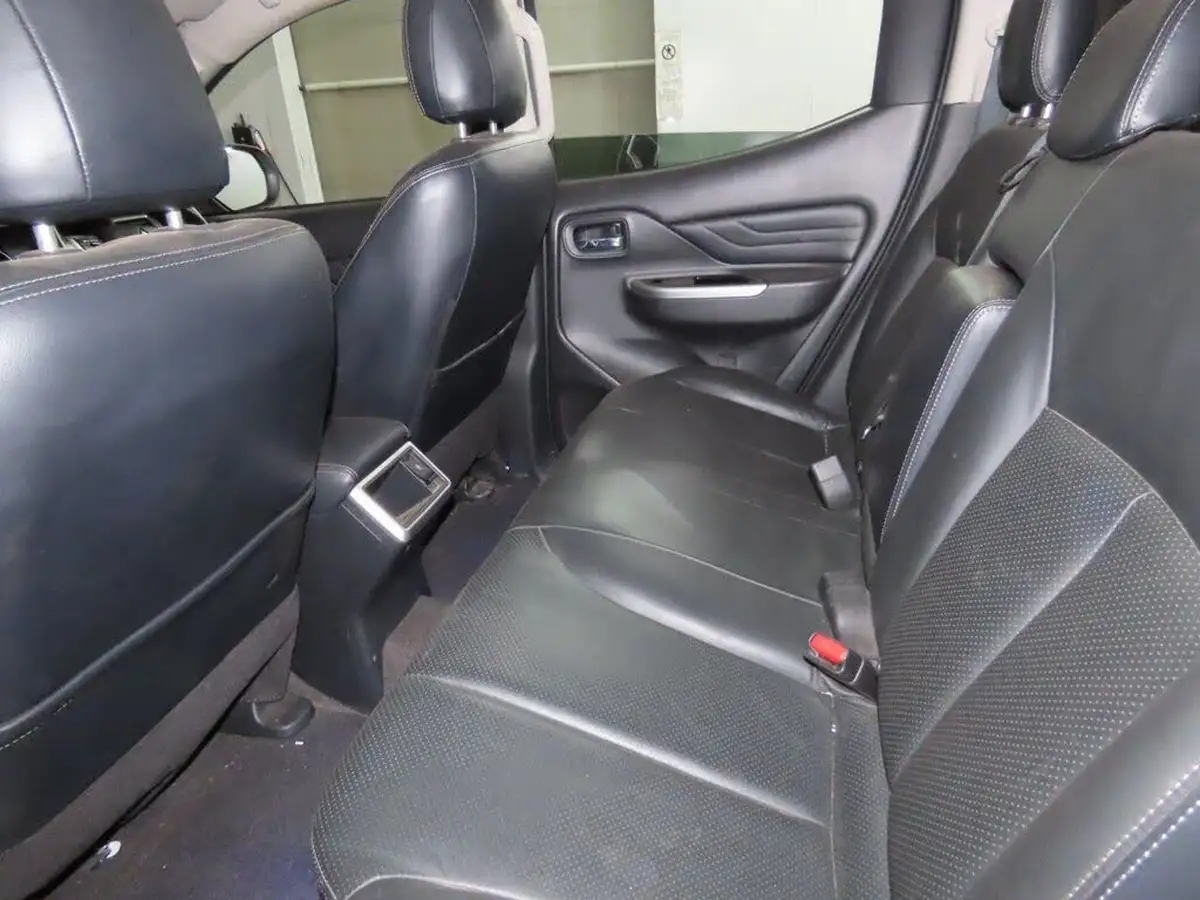 2021-mitsubishi-l200-22di-d-barbarian-big-10