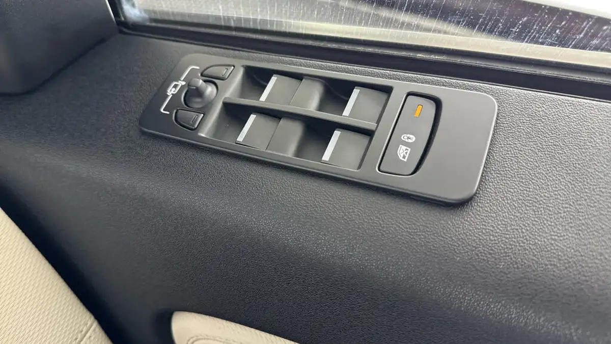 2022-land-rover-discovery-sport-20-d200-r-dynamic-se-big-23