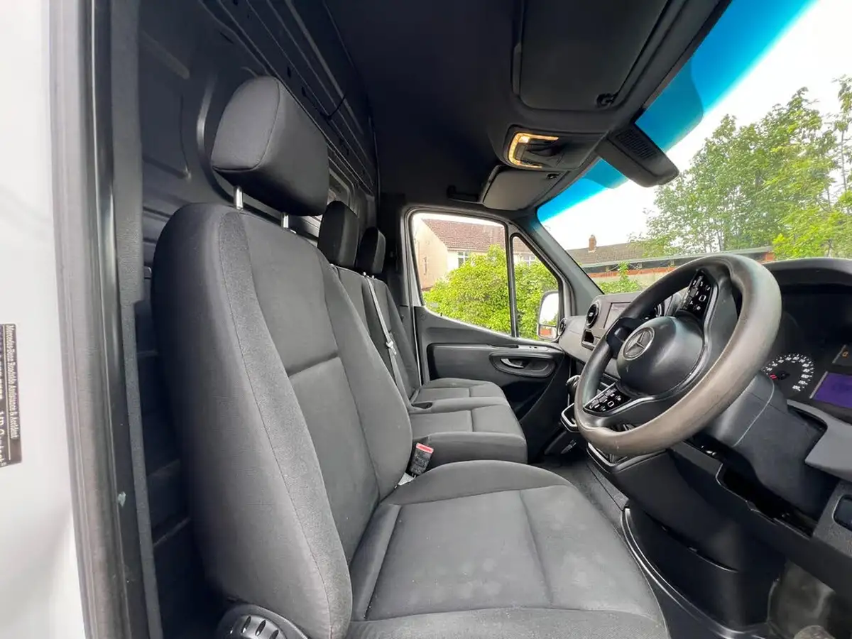 2019-mercedes-benz-sprinter-21cdi-314-l1h1-143pseu6c-panel-van-big-14