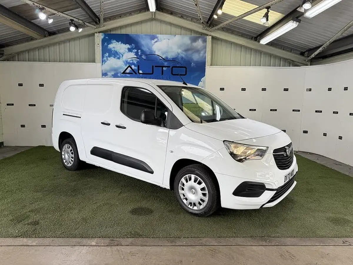 2020-vauxhall-combo-15cdti-sportive-2300-100pseu6d-t-l2h1-panel-big-0
