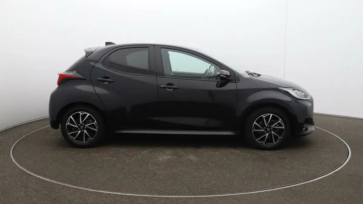 2022-toyota-yaris-15-vvt-i-design-big-35