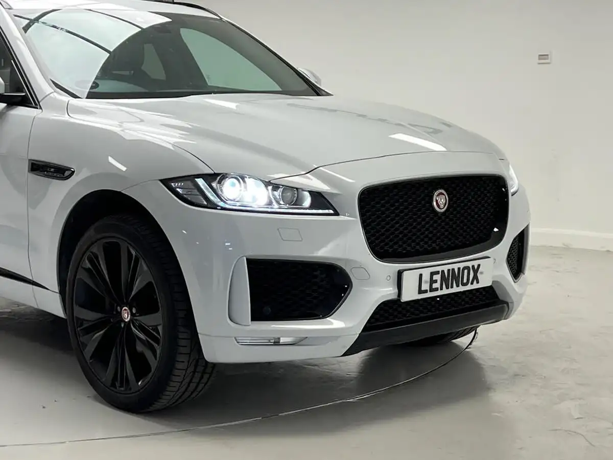 2020-jaguar-f-pace-20i-chequered-flag-big-4