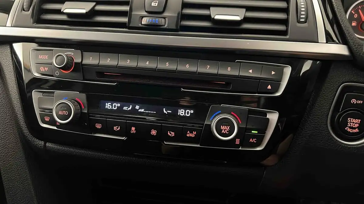 2017-bmw-3-series-15-318i-sport-touring-5d-big-19