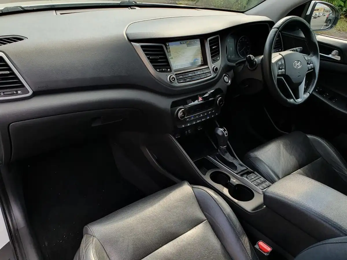 2018-hyundai-tucson-20crdi-premium-se-185ps-auto-big-6